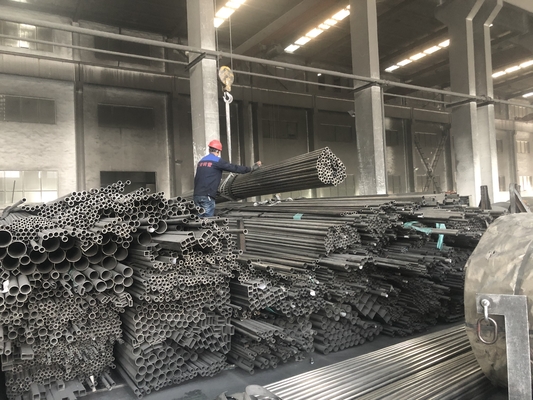 HL beenden rundes Rohr 316L 321 Edelstahl-Runden-Rohr Aisi 304 für Dekoration